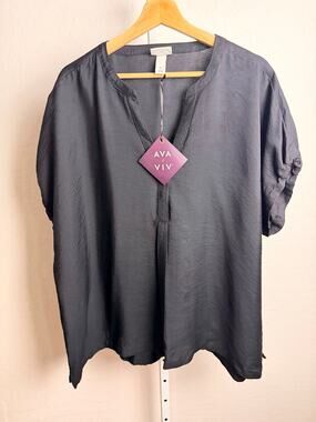 Ava & Viv Women’s Black Satin Blouse Plus Size 1X Split Neck Short Sleeve NWT